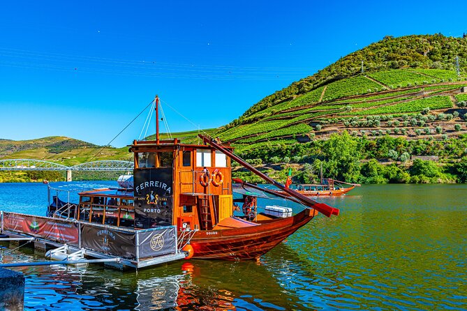 Douro Valley: Historical Sites, Wine Experience, Lunch & Cruise - From São Bento to Amarante: the 7:30 am start that sets the tone