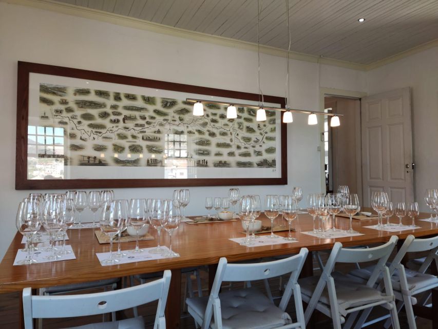Douro Valley: (Pinhão) Quinta da Foz - Tour&Tasting 5 WINES - Miradouro viewpoint and the old vineyard walk: shoes matter more than you think
