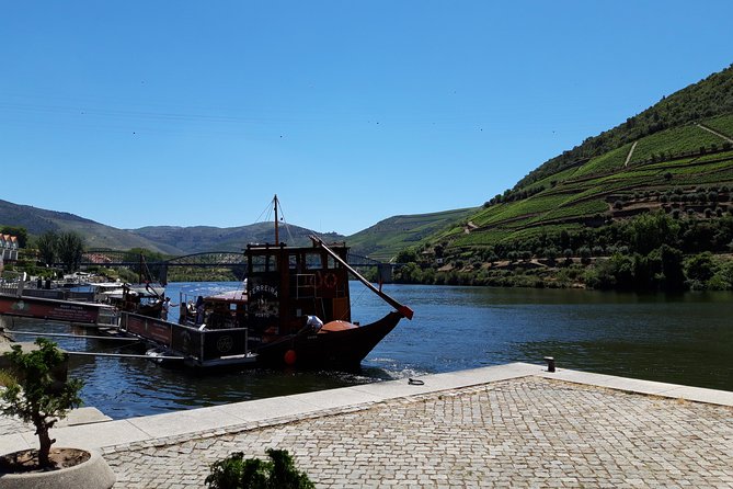 Douro Valley Private Premium Tour with Wine Tasting (1 to 4 people) - Stop 1 in Amarante: monastery walking, Romanesque bridge, and local sweets