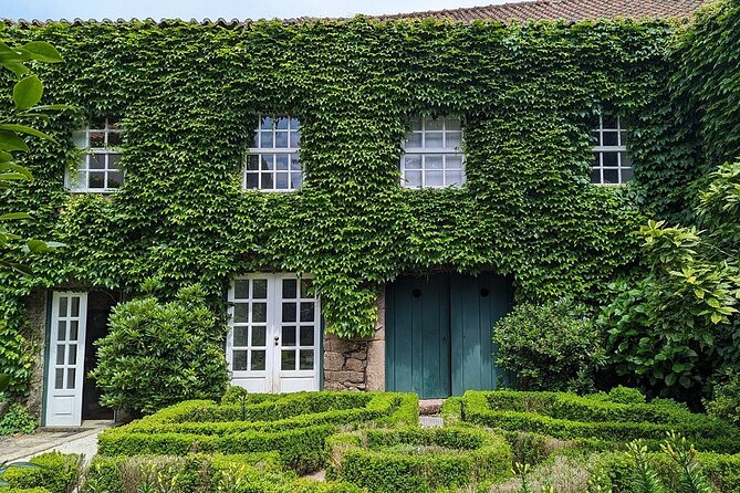 Douro Valley Private Tour: 2 Farms, Lunch & Boat Trip - Miradouro Torguiano Photo Stop: Quick 20 Minutes, Big Payoff