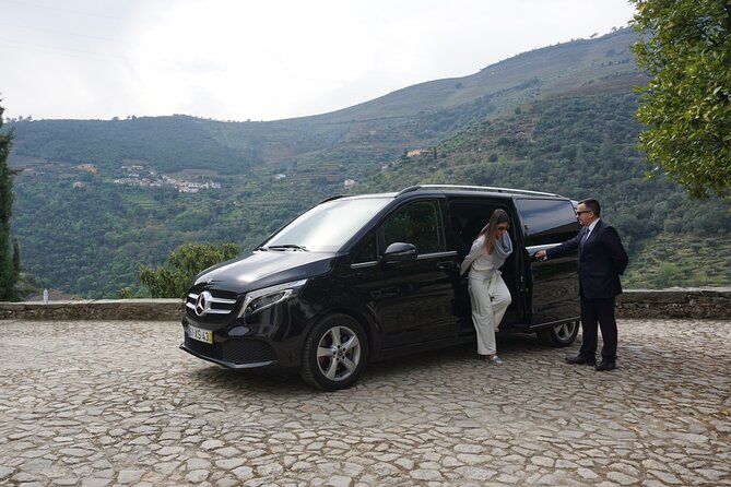 Douro Valley private tour with wine tasting and boat tour - Private comfort and a 9:00 am start from Porto