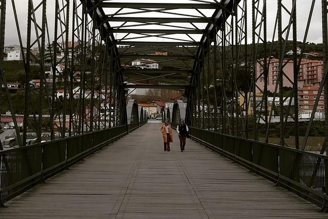 Douro Valley Private Wine and Food Tour From Porto - Casal de Loivos Viewpoint: The 30-Minute Stop That Makes the Day Feel Like the Douro
