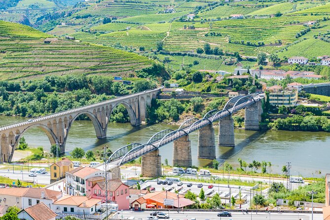 Douro Valley - Relaxed Departure from Porto - São Cristóvão do Douro viewpoint: finish with one last look