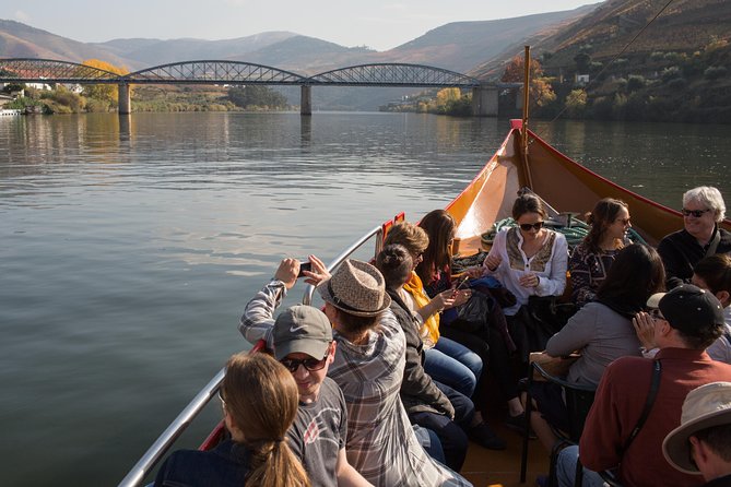 Douro Valley Small-Group Tour with Wine Tasting, Lunch and Boat - Peso da Régua Winery Stop, Douro DOC Tasting With Family-Run Focus