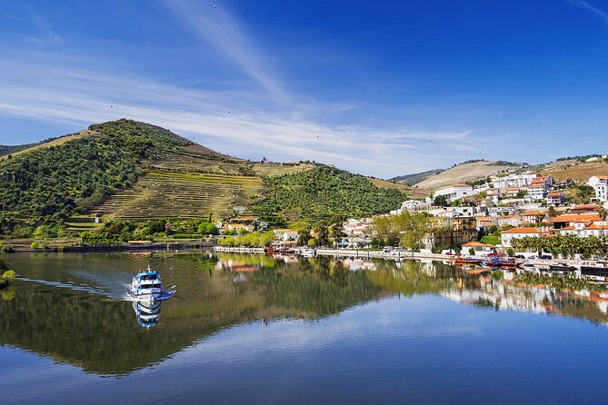 Driver with Private Vehicle in the Douro Valley - Crafting your own itinerary, with a Douro local at the wheel