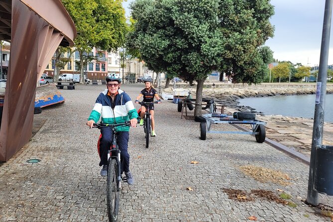 E Bike Porto Downtown and Sightseeing bike tour - Guides that turn streets into stories, not just stops