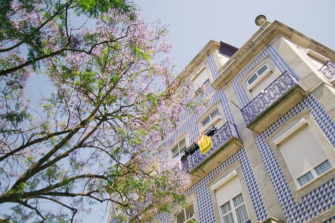 Explore the Instaworthy Spots of Porto with a Local - São Bento station tiles: Porto’s iconic photo payoff