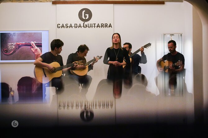 Fado by Casa da Guitarra - Your hour-by-hour experience: how the night moves