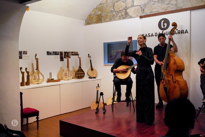 Fado by Casa da Guitarra - English-language access: who this works for