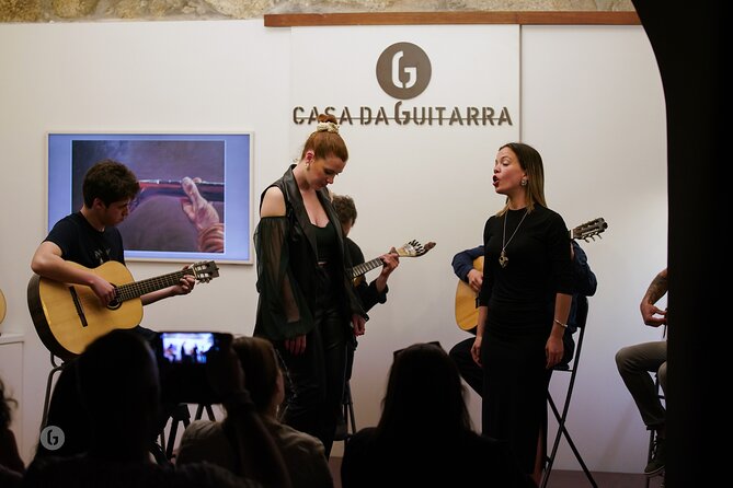 Fado by Casa da Guitarra - Location strategy: timing it with the Porto evening