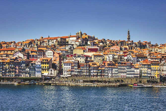Fado Tour with Guide, Dinner & Live Show in Porto - Small group size, English support, and pacing