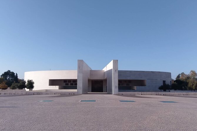 FÁTIMA Private Shrine and Pastorinhos Tour from Porto - Valinhos Sanctuary and the Way of the Cross route