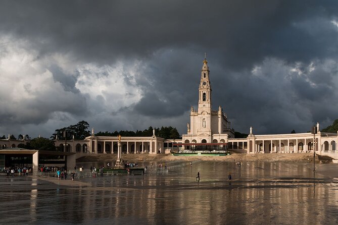 Fatima Sanctuary and Pastorinhos Village Private Tour From Porto - A 9-hour game plan: realistic timing and how to use your free time