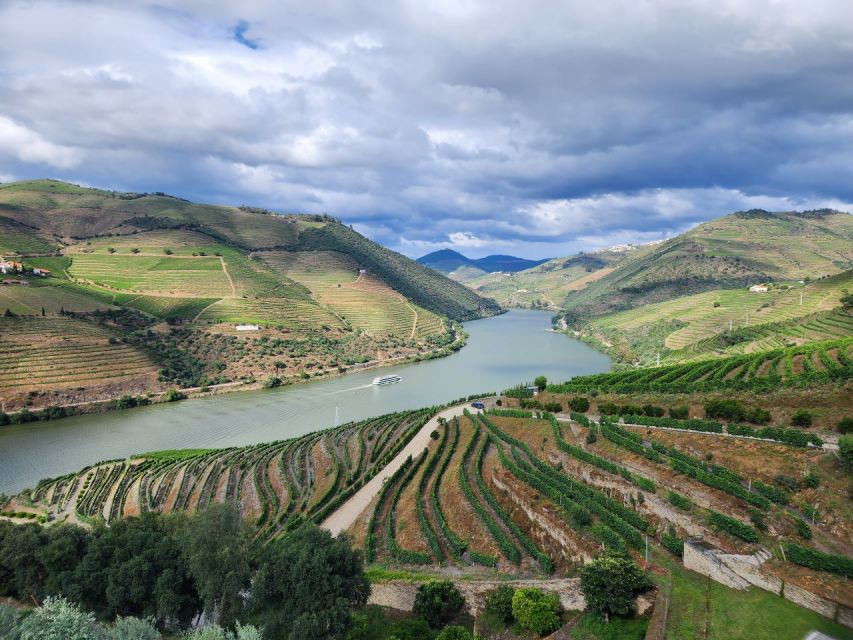 From Peso da Régua: Visit 3 wineries, tasting and viewpoint - Key Points That Make This Douro Tour Worth Your Time