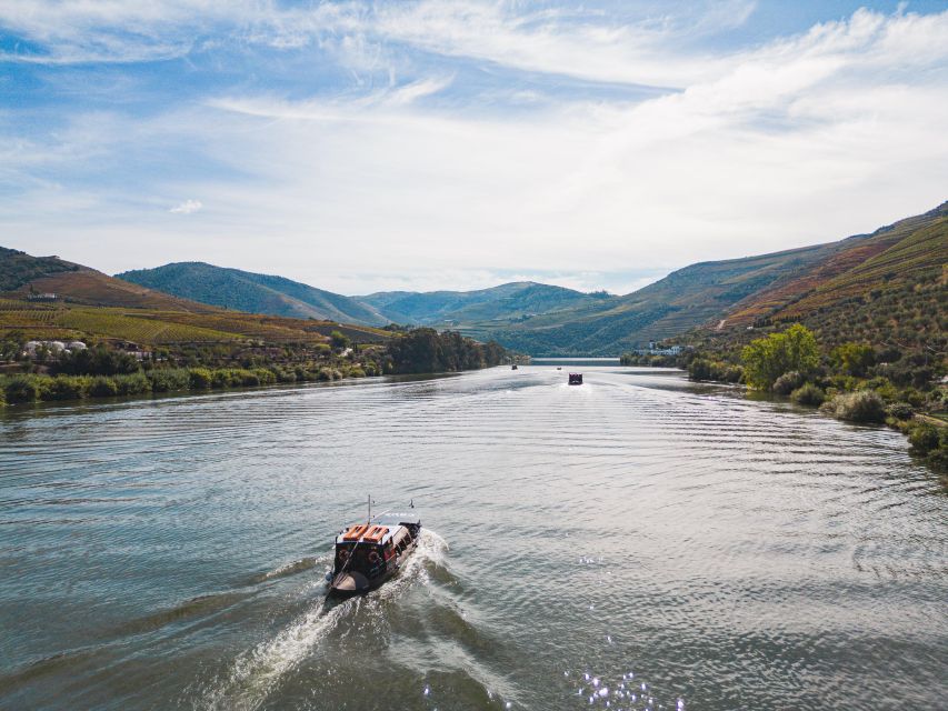 From Pinhão: Douro Valley Rabelo Boat Tour with Audio Guide - Comfort and weather: what to pack for a covered boat