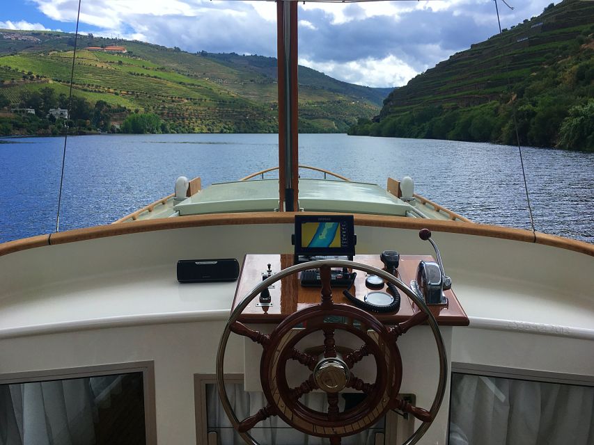 From Pinhão: Private Yacht Cruise along the Douro River - Key things you will notice right away