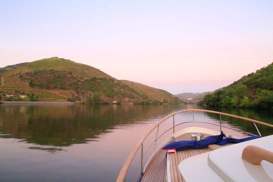 From Pinhão: Private Yacht Cruise along the Douro River - Should you book this private Douro yacht cruise from Pinhão?