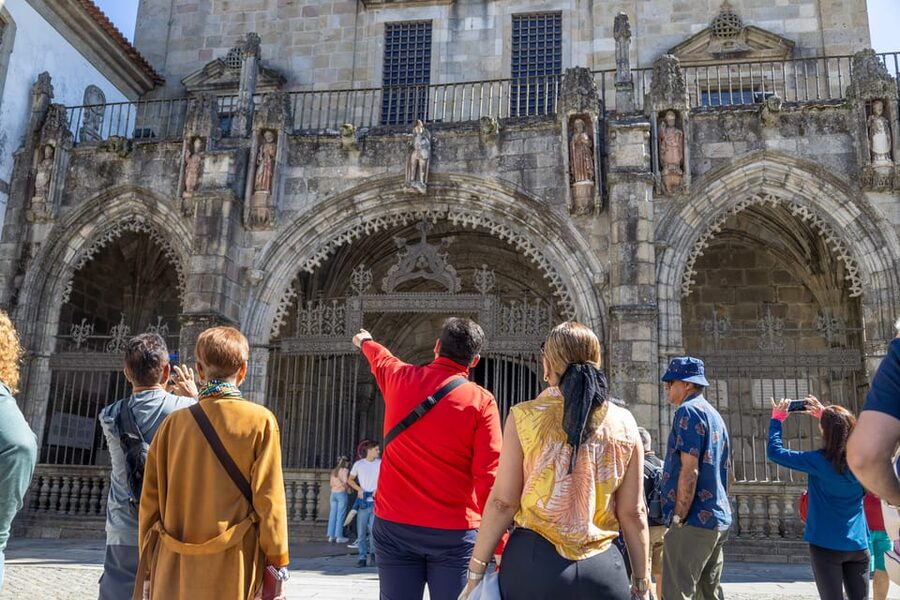 From Porto: Braga and Guimarães Small Group Tour - Braga Cathedral (Sé) and the First Taste of Portugal’s Past