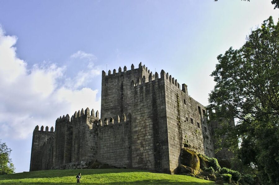 From Porto: Braga & Guimarães Day Trip with Lunch - Lunch in a local Portuguese restaurant, and why that matters