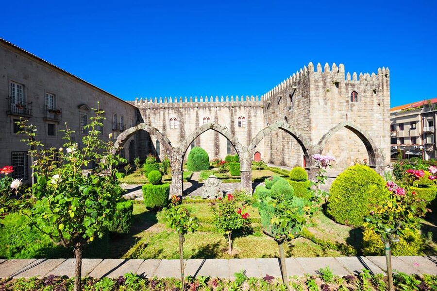 From Porto: Braga & Guimarães Day Trip with Lunch - Who should book this trip, and who should skip it