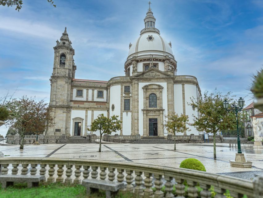 From Porto: Braga & Guimarães full day experience with lunch - The palace stop: Palace of the Dukes of Braganza and a royal photo moment