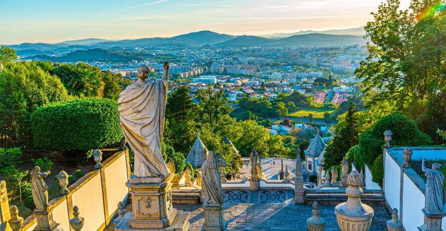 From Porto: Braga & Guimarães Full-Day Tour - Lunch time in Braga, with a clear heads-up