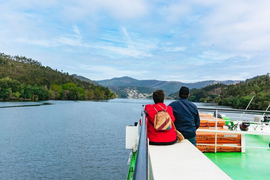 From Porto: Douro River Cruise to Régua with Lunch - On Board Life: Breakfast, Lunch, and the Four-Language Audio Guide