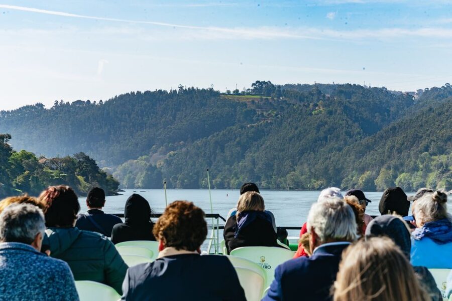 From Porto: Douro River Cruise to Régua with Lunch - Getting There and Back: Estiva Quay to Porto Evening