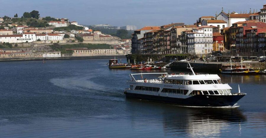 From Porto: Douro River Cruise, Winery Visit & Lunch - Setting off from Estiva Quay: the start matters