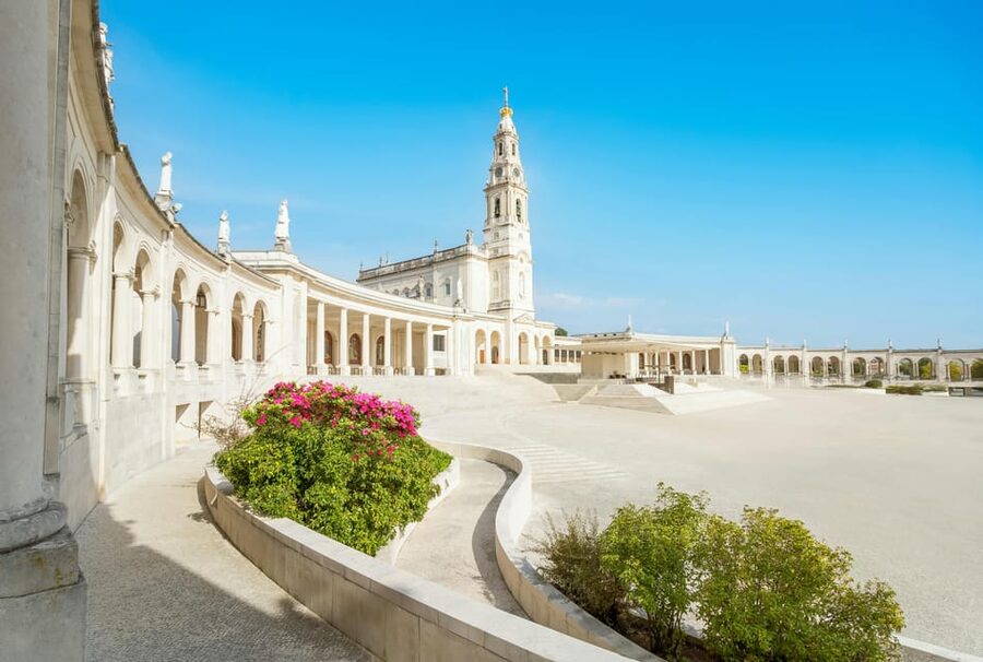 From Porto: Fátima and Coimbra Tour - Basilica of the Most Holy Trinity: Photo Stop Done Right