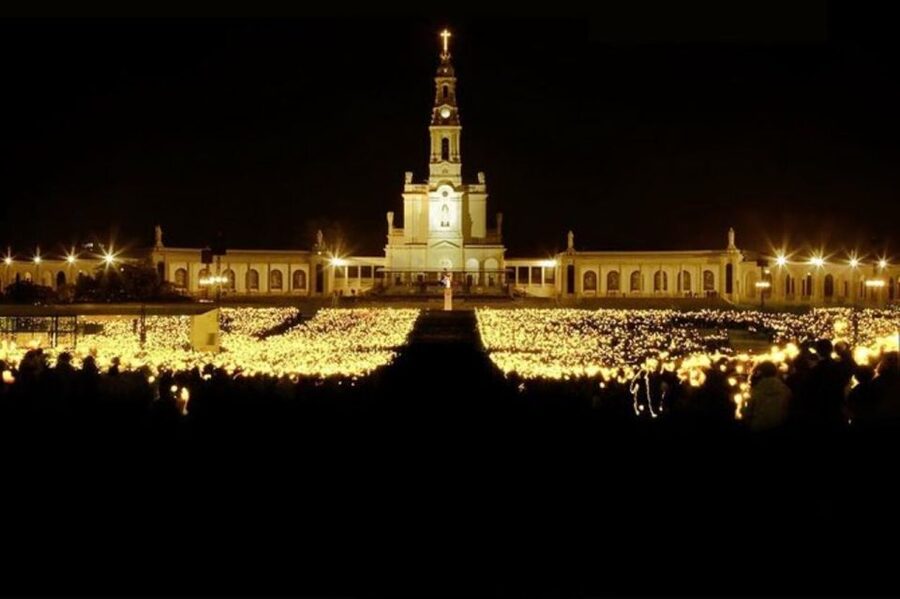From Porto: Fatima and Miracle of Santarem Private Day Tour - The Holy Miracle in Santarém: a Eucharistic story told through objects