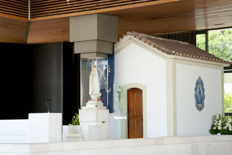 From Porto: Fatima and Miracle of Santarem Private Day Tour - The home of the woman connected to the miracle