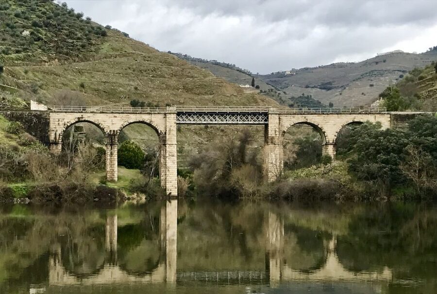 From Porto: Private Douro Valley Tour with Cruise and Wine - Lunch timing: included time, not included cost