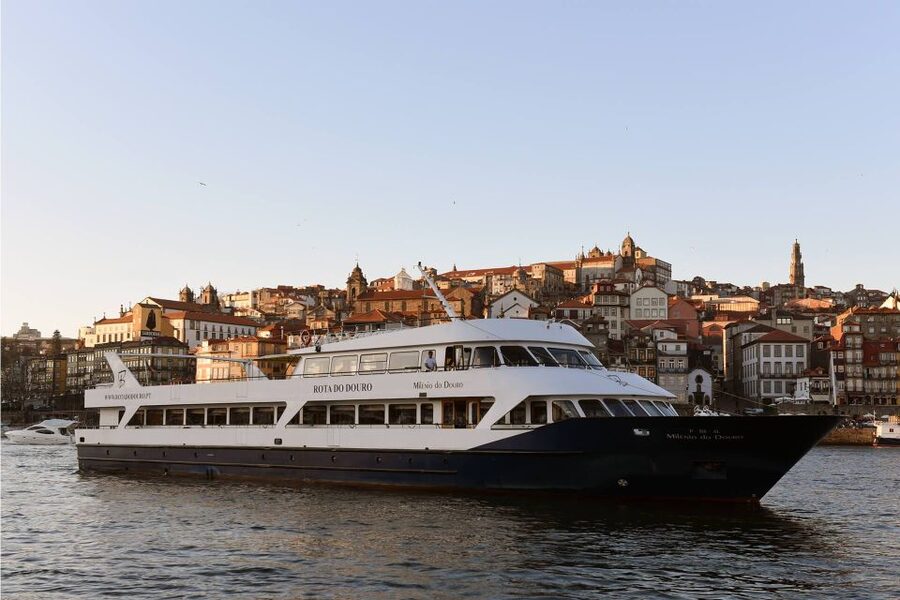 From Porto: Régua to Porto River Cruise with Lunch on Board - The 6-Hour Cruise Down to Porto: Vine Terraces and Big Dam Views