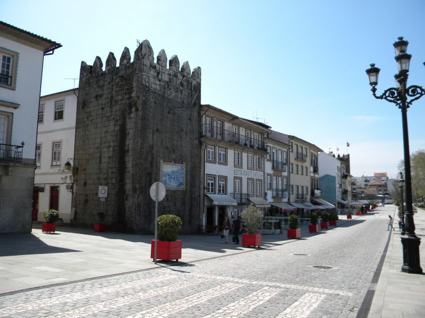 From Porto: Viana Castelo and Ponte Lima Private Tour - Viana do Castelo: old-town streets, coffee pauses, and room to wander