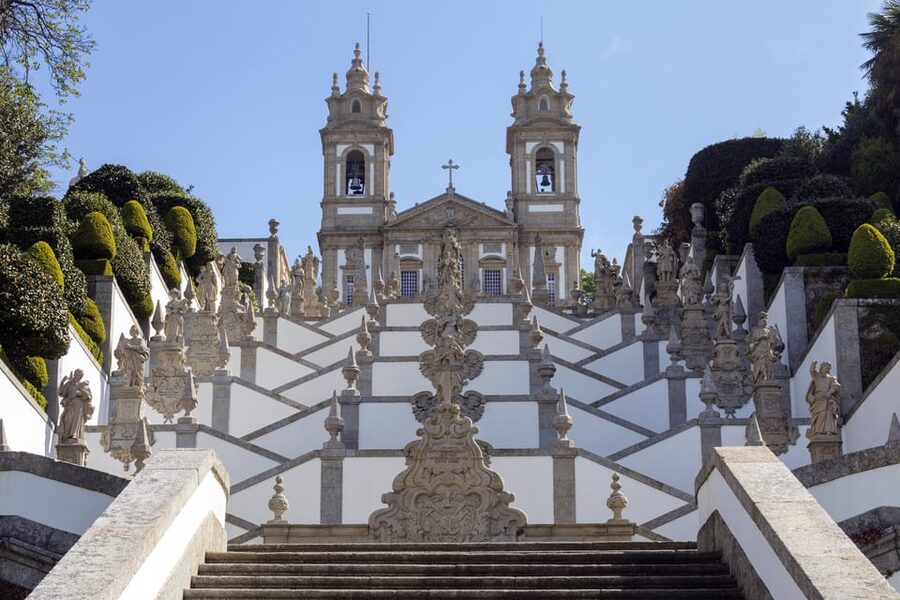 From Porto: Viana do Castelo, Braga and Guimarães Day Tour - Morning start at Batalha Square, then straight into Viana do Castelo