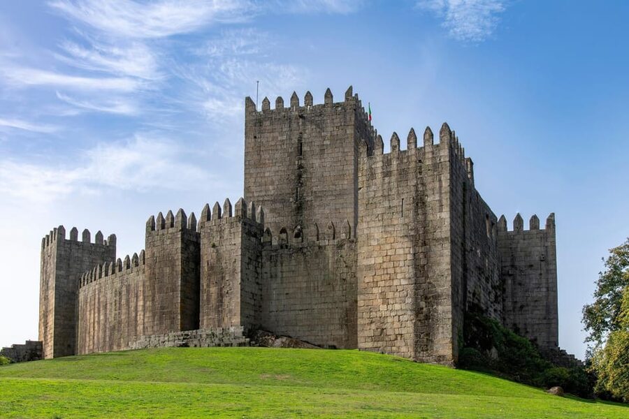 From Porto: Viana do Castelo, Braga and Guimarães Day Tour - Guimarães: medieval center time, guided context, then wandering