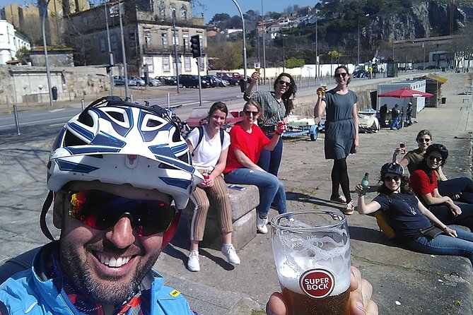 From Porto with view to Gaia: Private Bike Tour #DuckSideOfPorto - Stop 3 in Miragaia: where you start noticing the viewpoints