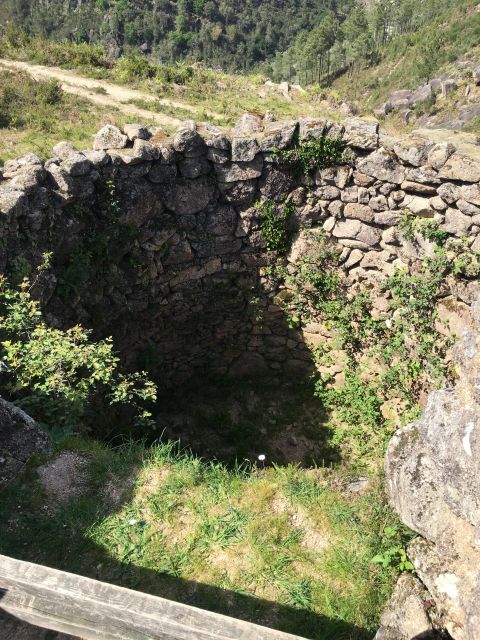 Gerês National Park Waterfalls and wolf village in 4x4 - Cascata do Arado: what makes this waterfall stop so satisfying