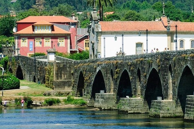 Green Wine Ponte Lima Region-Small Group tour-Lunch,Wine Tastings - Santo Ovidio Viewpoint: Vineyards, River, and Mountain-Lit Perspective