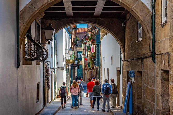 Guimarães Half-Day Private Tour from Porto - Câmara Municipal, Largo da Oliveira, and the Town-Scale Stroll