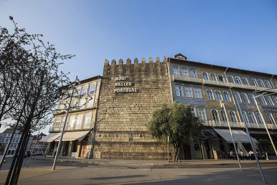 Guimaraes Local Tours ; Visit the Castle , Palace and City - Key things to know before you book