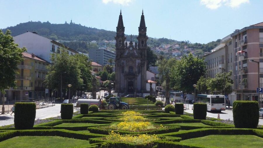 Guimarães Tour(4Hours): From Oporto;City Tour- Half Day Trip - Meeting your guide, and what a small group changes