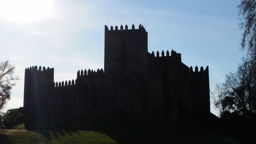 Guimarães Tour(4Hours): From Oporto;City Tour- Half Day Trip - The castle visit: views, symbols, and included entry