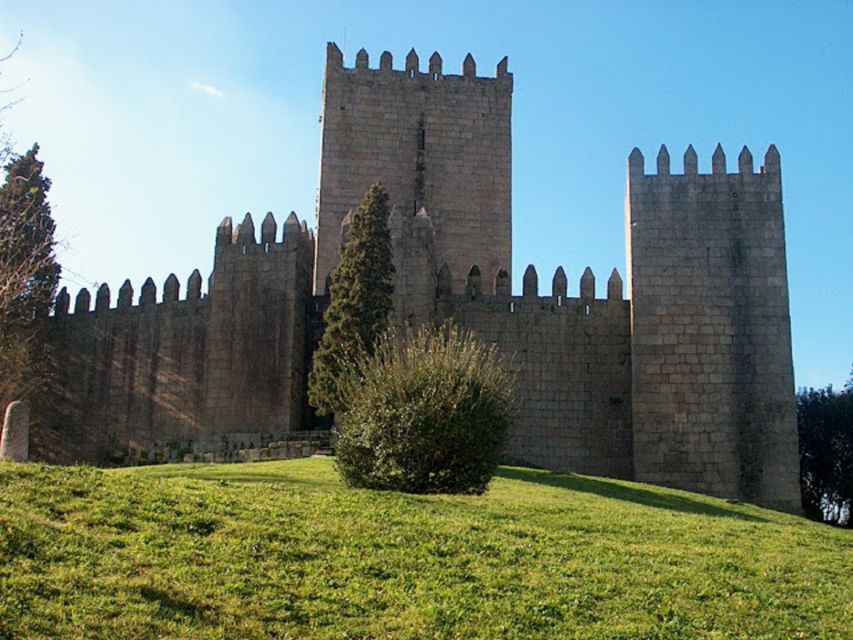 Guimarães Tour(4Hours): From Oporto;City Tour- Half Day Trip - Stop 2, free time in the historical centre you control