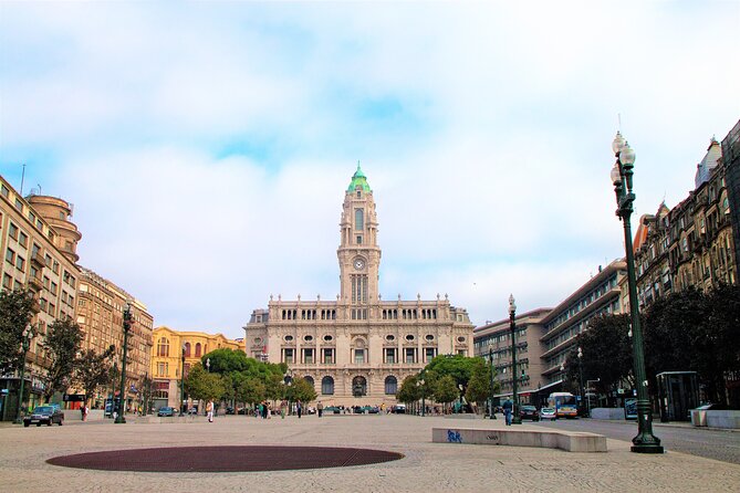 Half Day Private Tour in TukTuk Porto Jewish Heritage - Praca da Ribeira: Trading Hub Energy and Photo Worthy Views