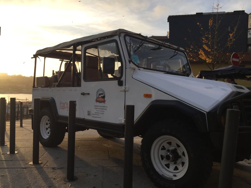 Historic adventure convertible UMM Portugues military jeep - Avenida dos Aliados: street theater, city wall vibes, and an easy photo hit