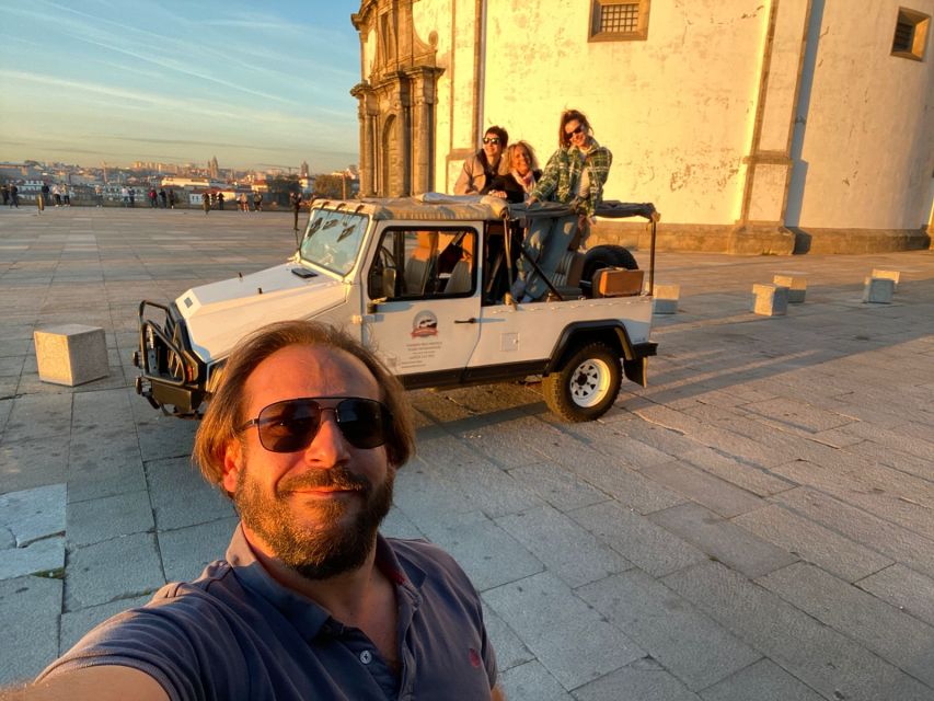 Historic adventure convertible UMM Portugues military jeep - Where the tour starts: Campo dos Mártires da Pátria