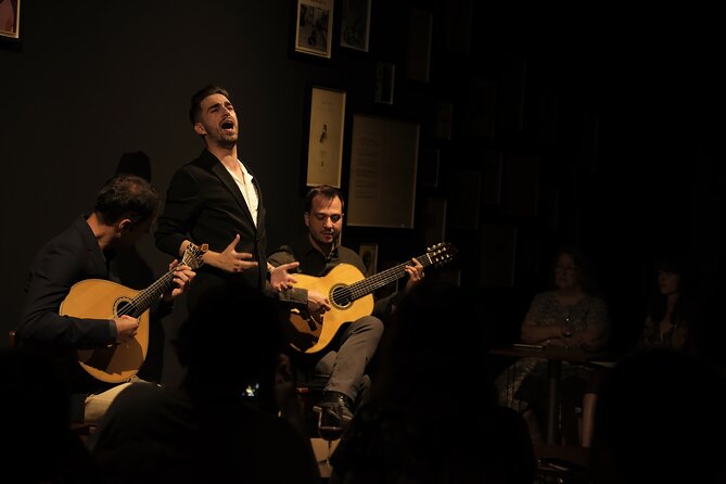 Ideal Clube de Fado - Seating and the small logistics that can affect your night