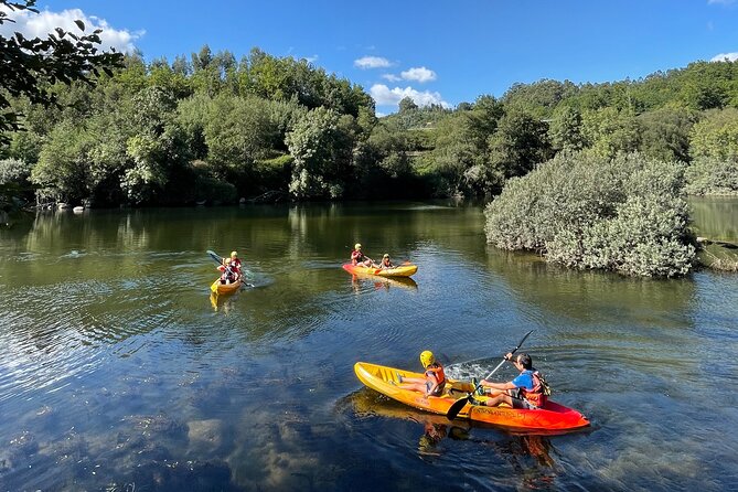 KAYAK TOUR: Descend the Beautiful Lima River - The 3-hour flow: from Bravães launch to the halfway snack